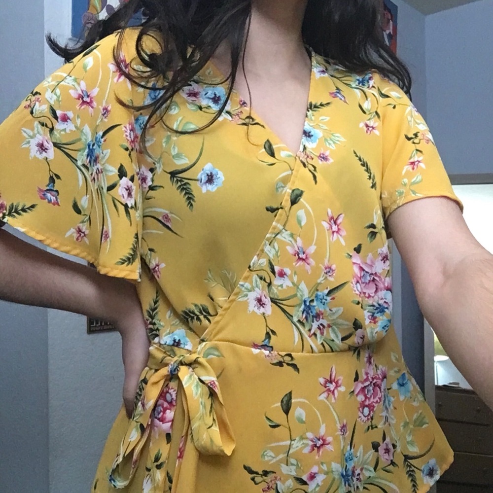 Yellow (floral) crossover top
